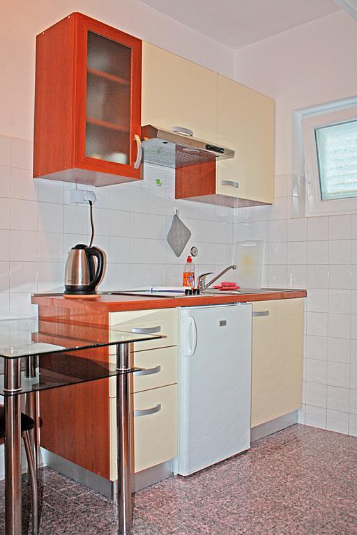 Bougainvillea Apartments Makarska Exterior photo