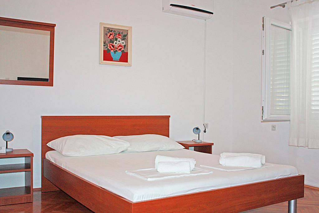 Bougainvillea Apartments Makarska Exterior photo