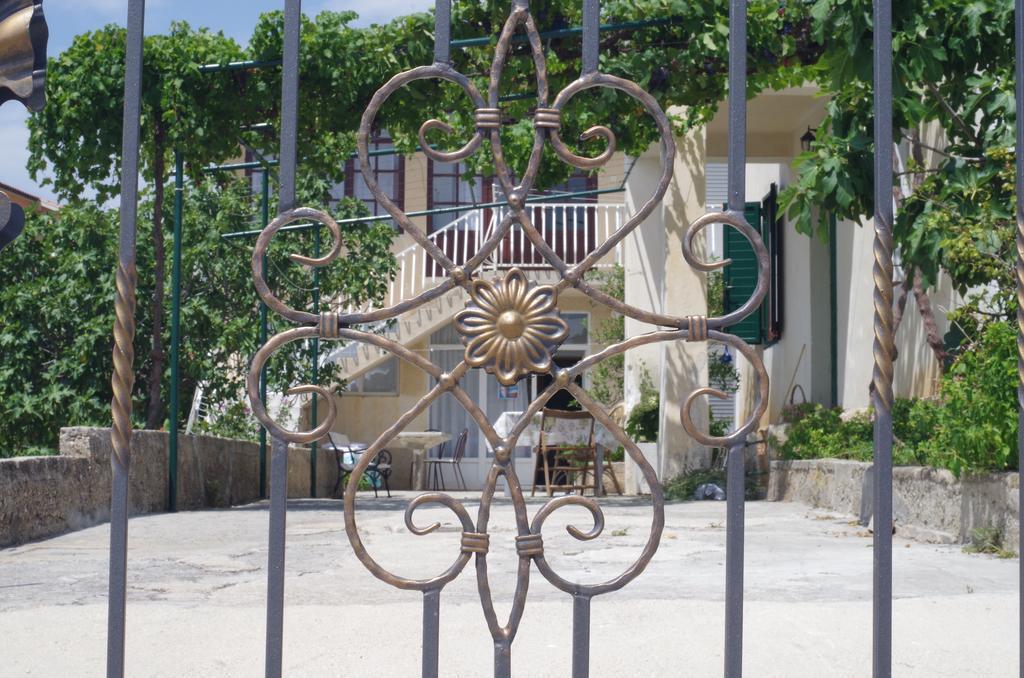 Bougainvillea Apartments Makarska Exterior photo